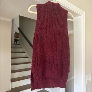 Bishop + Young Sleeveless Burgandy Sweater S